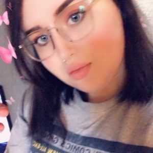 Meet your Posher, Abigail